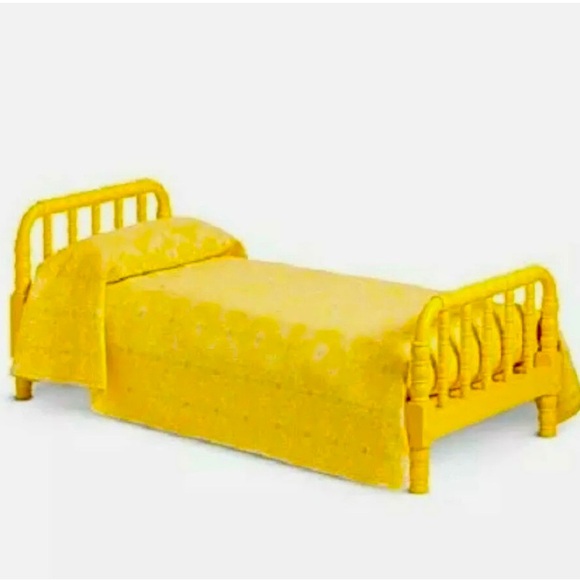 NEW IN BOX American Girl Molly's Bed and Bedding~ Molly Ltd. Edition Yellow - Picture 3 of 5